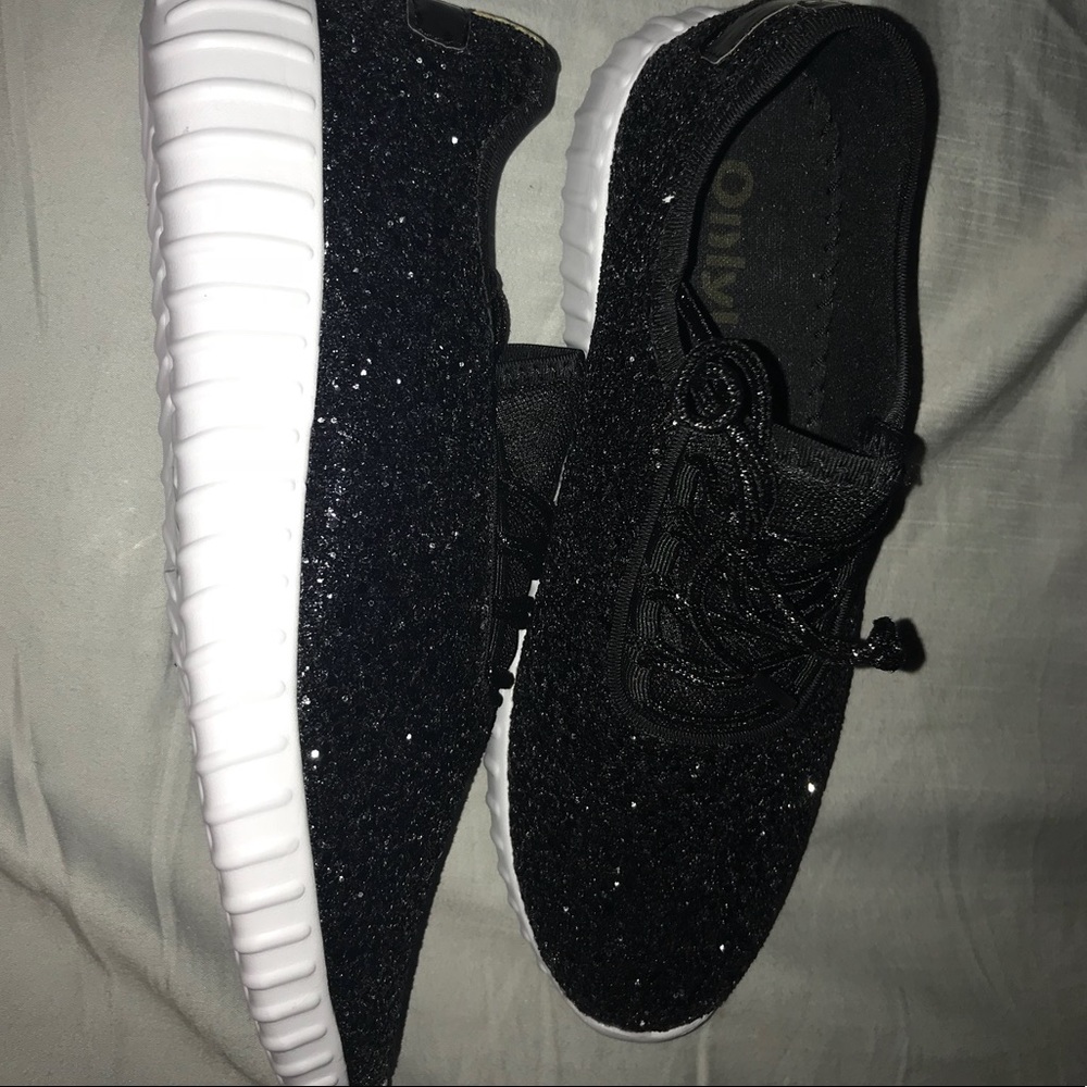 Glitter tennis shoes